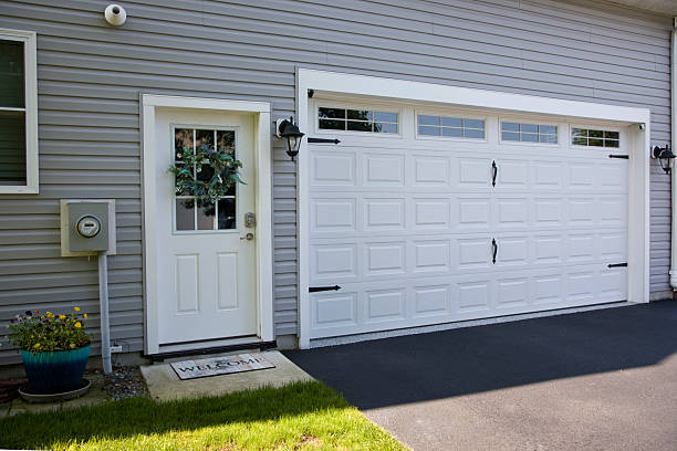 24/7 Emergency Garage Door Panel Replacement experts in Sullivan County County, NH